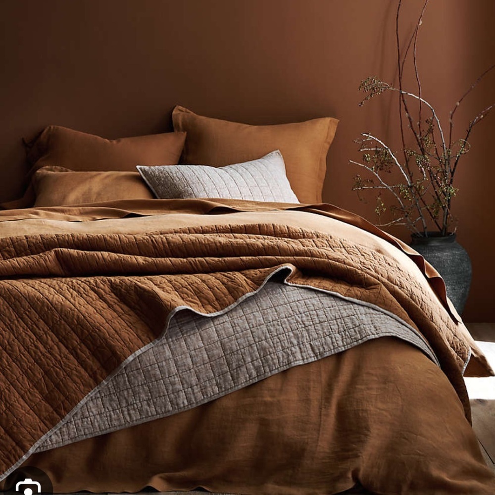 Crate&barrel duvet cover and matching 2 shams king size set. Natural 100% hemp